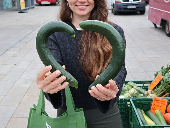 Wochenmarkt als Treffpunkt gegen Einsamkeit Wochenmarkt als Treffpunkt gegen Einsamkeit